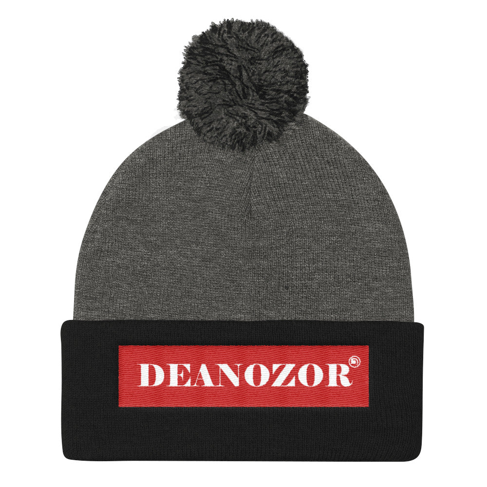 Bonnet Deanozor PomPon | Nom blanc sur fond rouge brodé - Deanozor