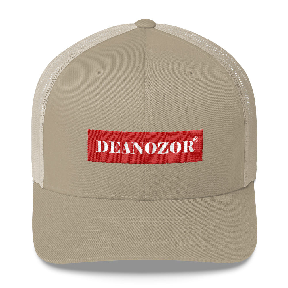 Casquette Deanozor Trucker | Nom Blanc sur fond rouge brodé - Deanozor